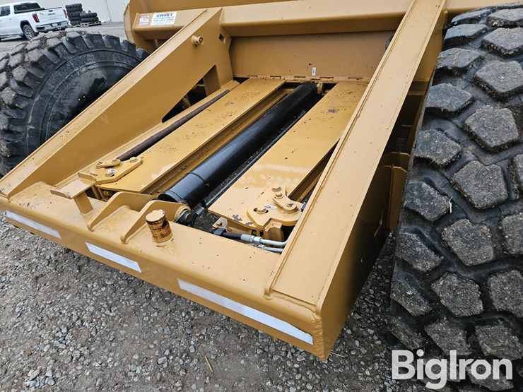 2013-strobel-fe1200-12-yard-pull-type-forced-ejection-scraper-image-9