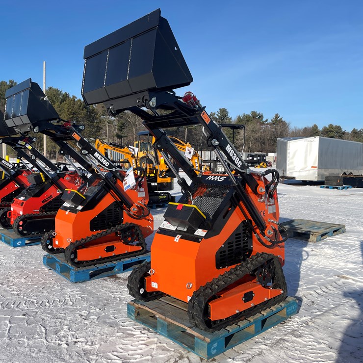 #142 • MMS Mini Skid Steer Loader (Mosinee, WI)