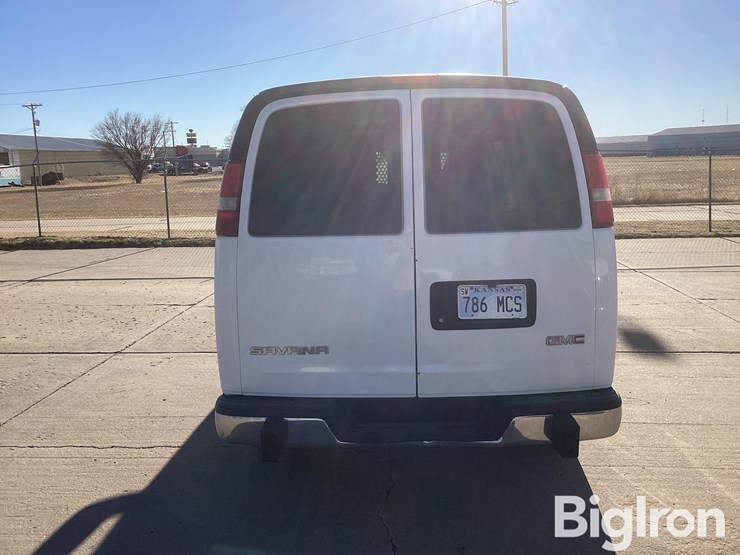 2017-gmc-2500-image-6