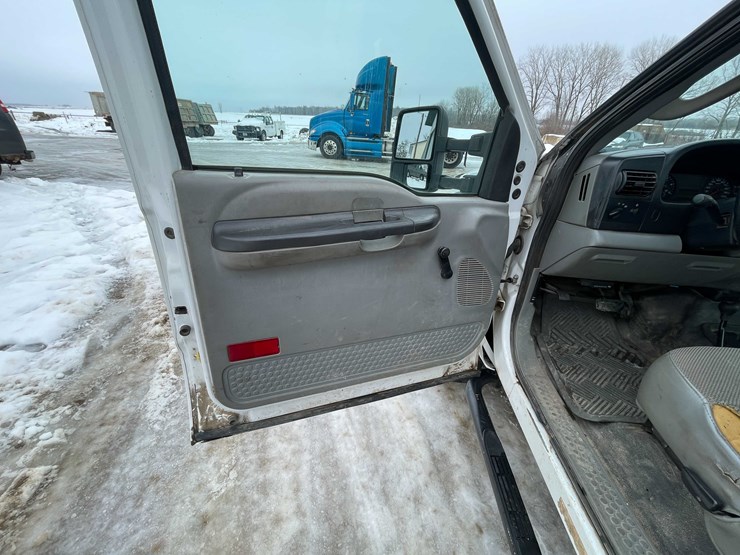 2006-ford-f550-xl-image-49