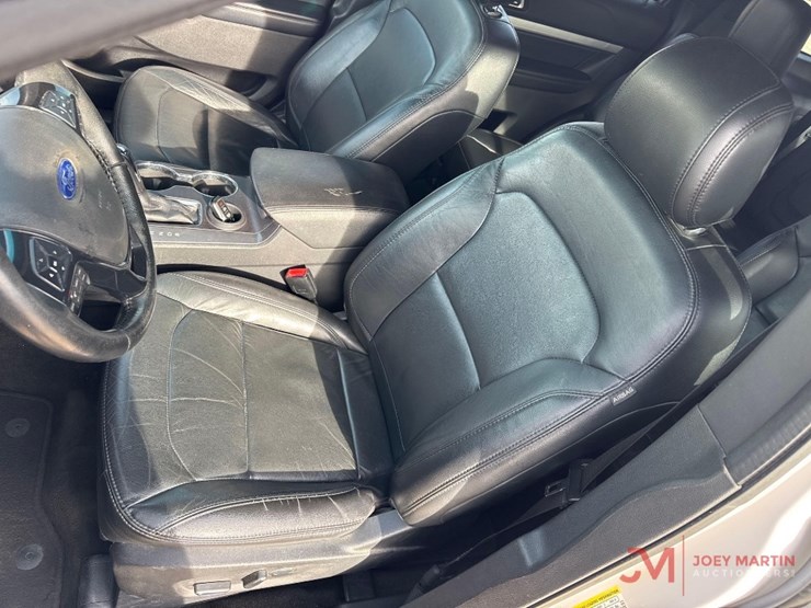 2017-ford-explorer-xlt-image-25