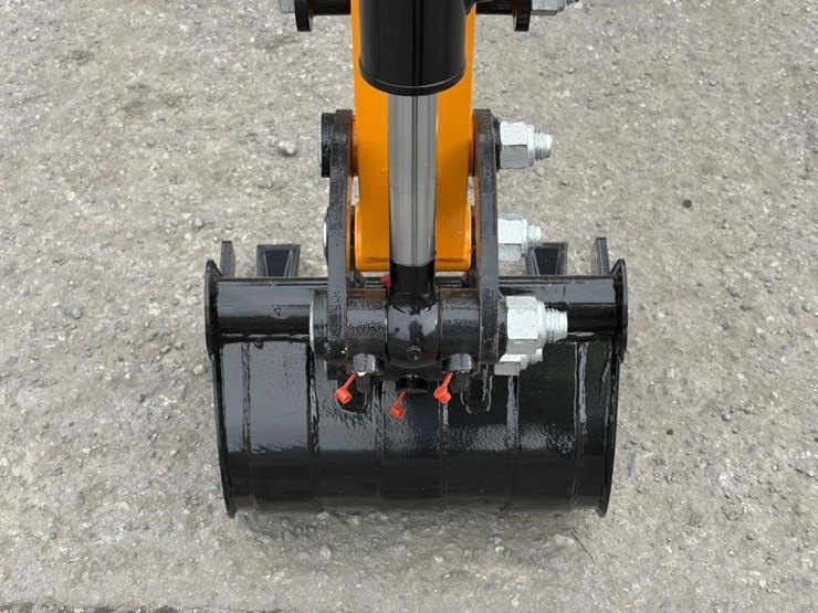 2025-vicsec-vc15-excavator-image-8