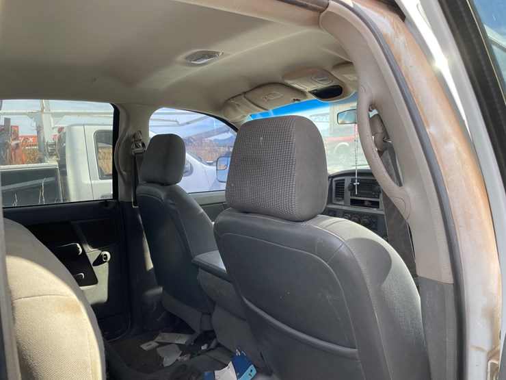 2006-dodge-3500-image-14