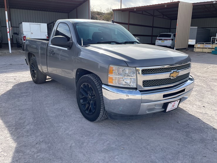 #104-•-2012-chevy-silverado-(salvaged-nm-title)-image-3