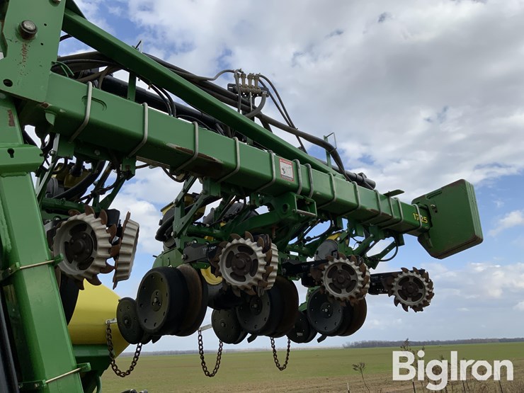 2015-john-deere-1725-image-20