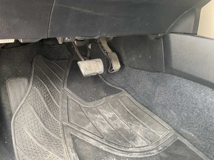 2013-toyota-rav4-image-48