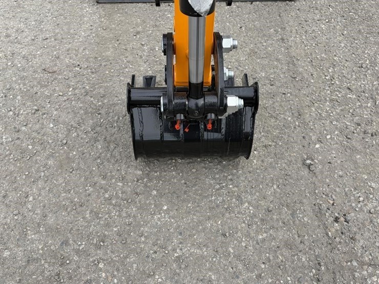 2025-vicsec-vc15-excavator-image-8