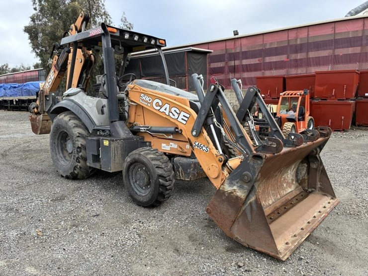 2018-case-580sn-image-2