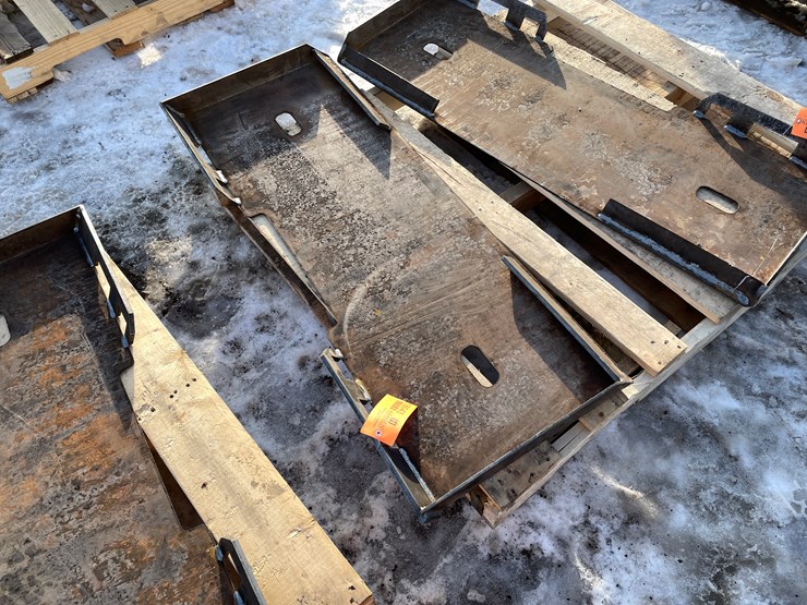 #18043-•-unused-formed-skid-steer-fork-frame-attachments-(princeton,-mn)-image-2