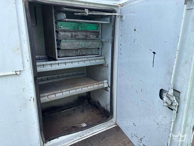 2001-liftmoore-6036-image-35