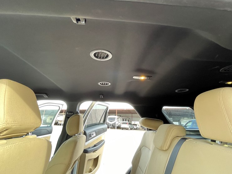 2017-ford-explorer-image-100