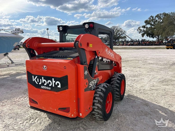 2020-kubota-ssv65-image-3