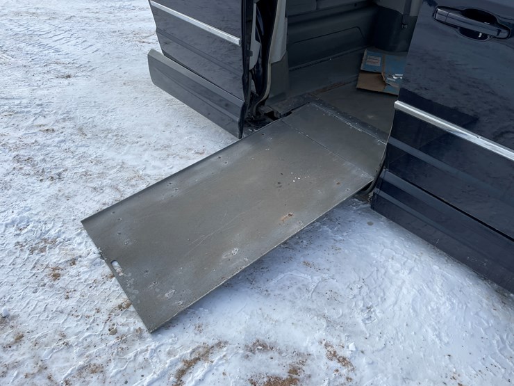 2010-dodge-grand-caravan-image-38