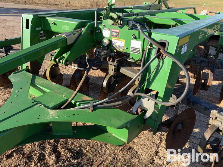 2014-john-deere-2700-image-14