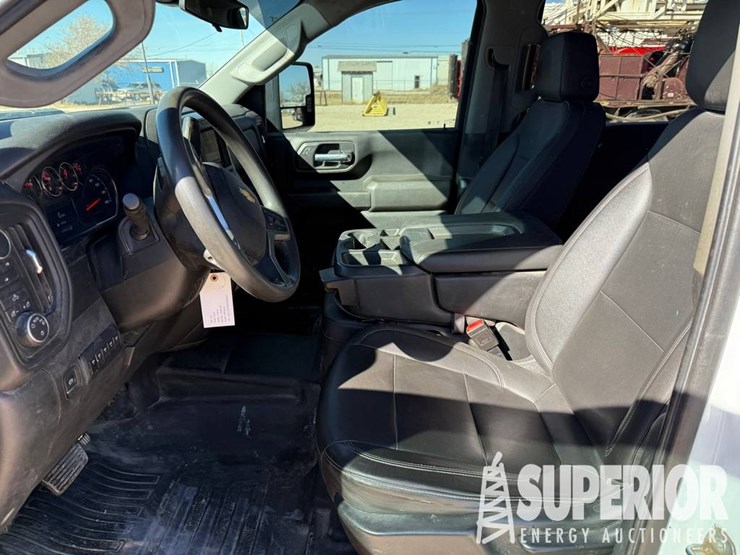 2021-chevrolet-2500-image-3