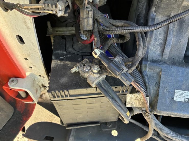 2018-bobcat-s650-image-23