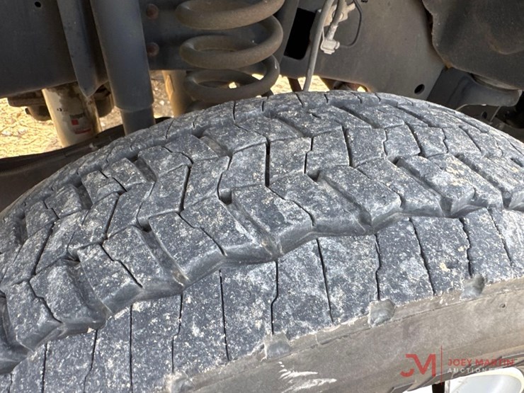 2016-ford-f550-xl-image-18