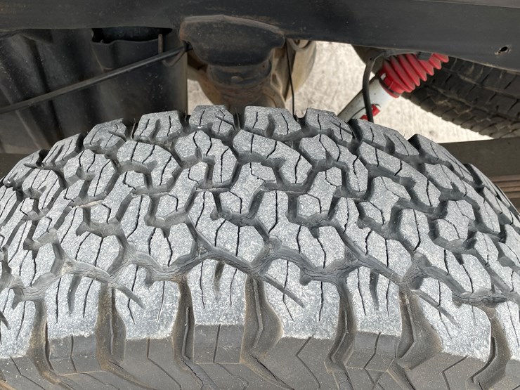 2011-chevrolet-silverado-2500hd-lt-image-10