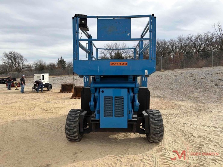 2015-genie-gs4390-roughterrain-scissor-lift-image-8