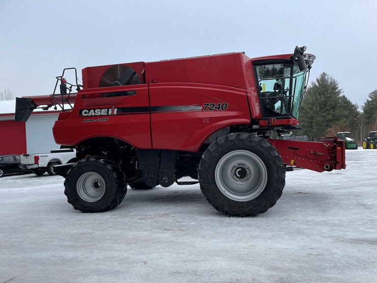 2017-case-ih-7240-image-5