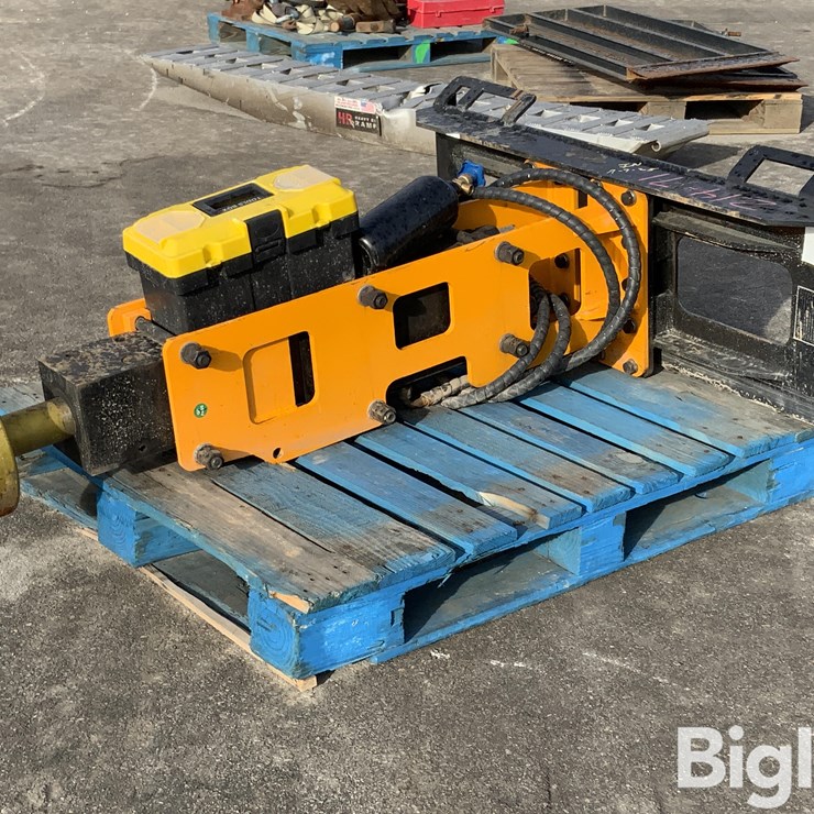 2025 GIYI D680 Skid Steer Pile Hammer (driver)