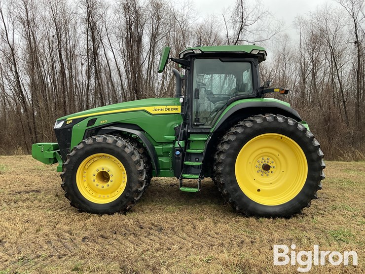 2021-john-deere-8r-340-image-8