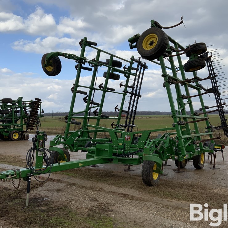 2021 JOHN DEERE 2430