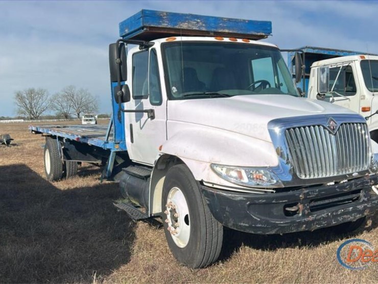 2004-international-durastar-4300-image-1