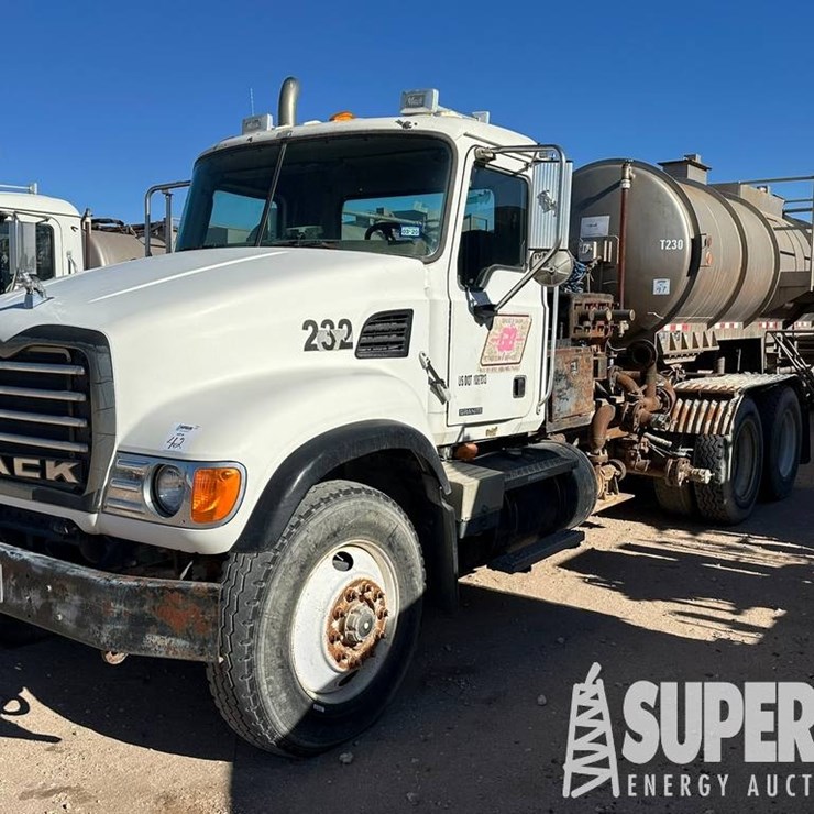 (x) 2005 MACK CV713 T/A Kill Truck, VIN-1M2AG11Y7...
