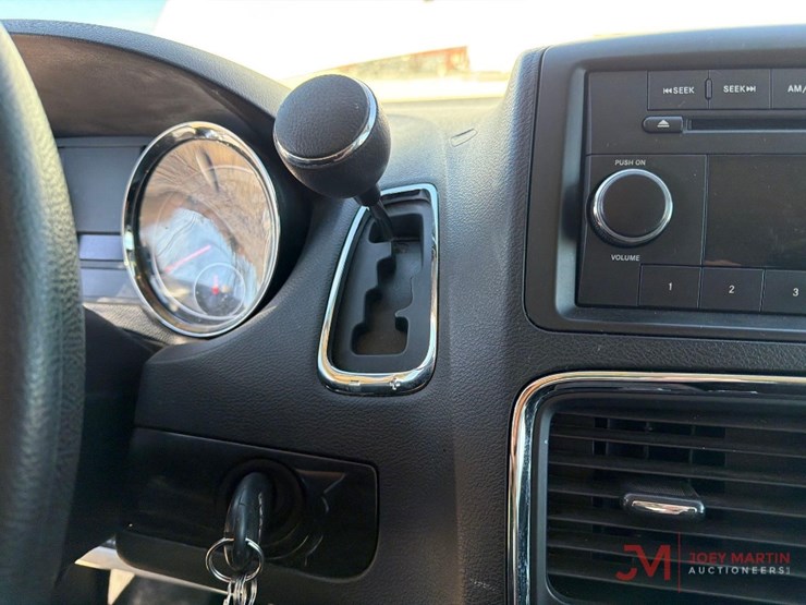 2016-dodge-grand-caravan-image-21