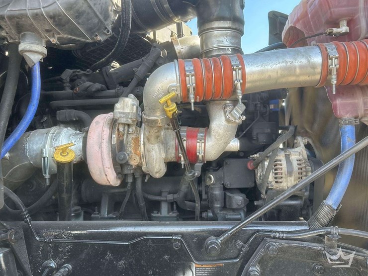 2016-kenworth-t680-image-23