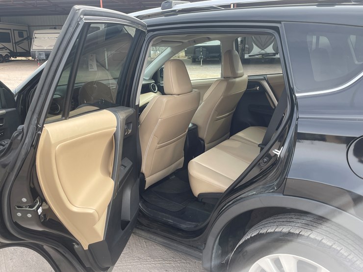 2013-toyota-rav4-image-15