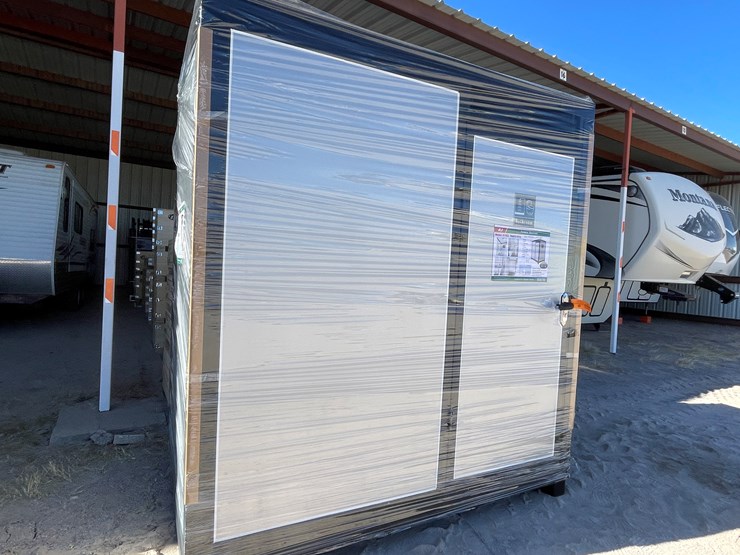 #3850-•-portable-restroom-image-16