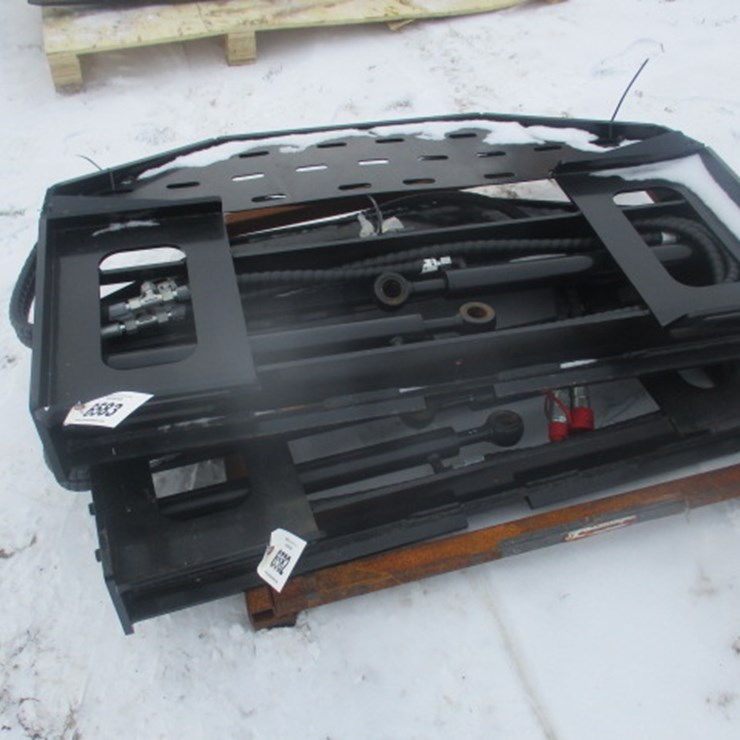 #6582 • 60" skid steer Side shift forks 60" skid steer Side shift forks Fork length: 1500mmDimensions: 1160*1650*810mmMaximum weighing: 1.2T Fork adjustment width: 200-1000mmWorking pressure: 10-22MPA