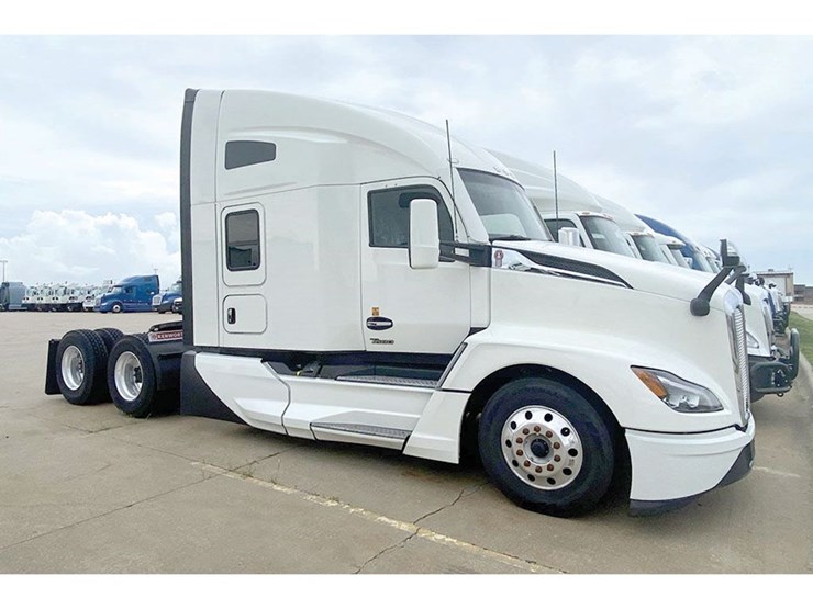 2022-kenworth-t680-image-1