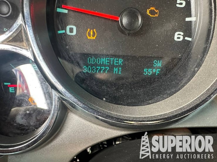 2012-chevrolet-2500-image-2