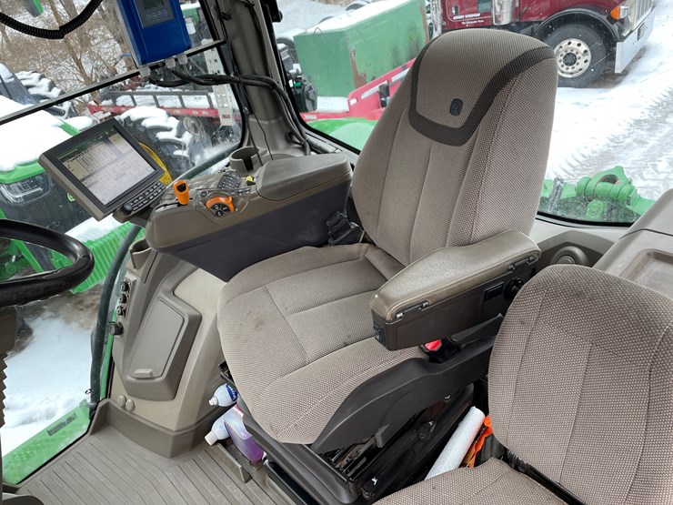 2020-john-deere-8r-340-image-55