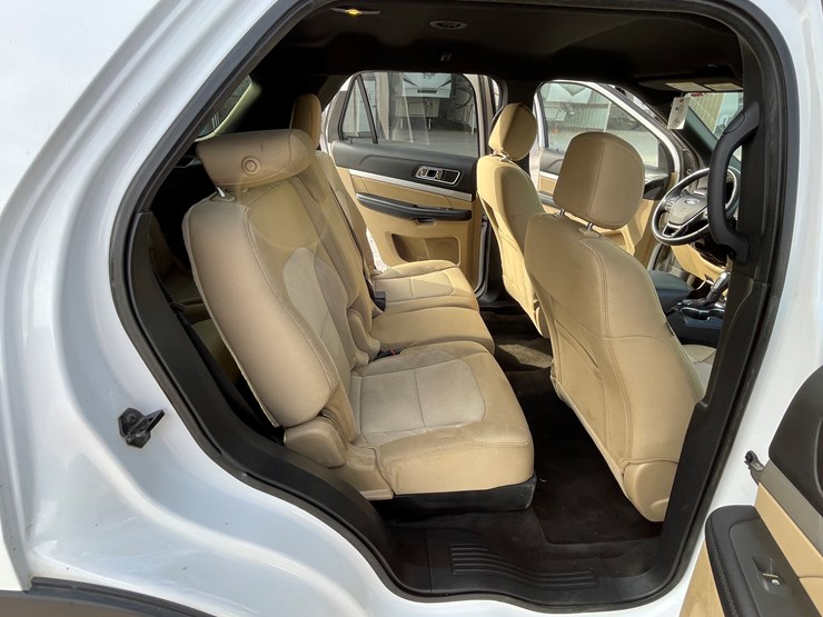 2017-ford-explorer-image-119