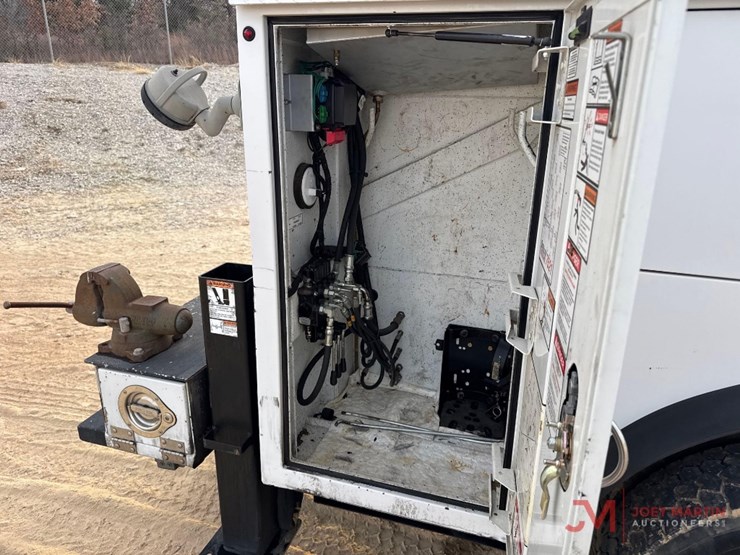 2016-ford-f550-xl-image-25