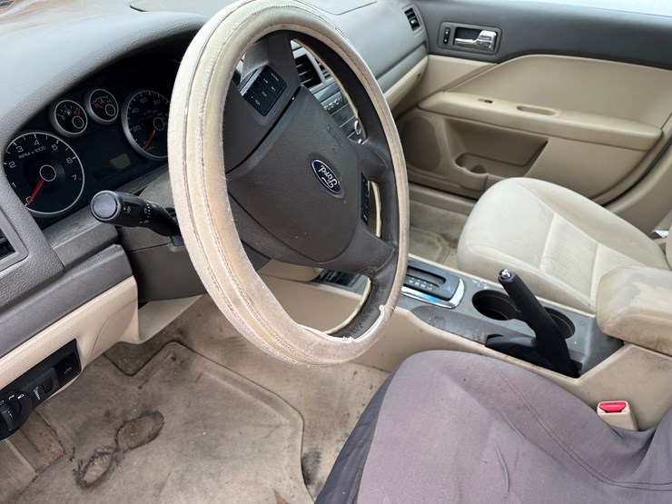 #22-•-government-agency-item-|-2009-ford-fusion-|-parts-or-repair-image-10