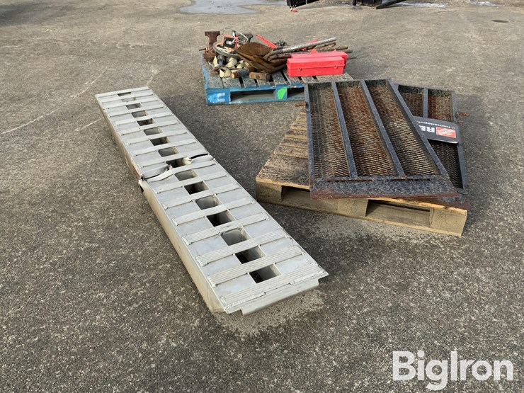 trailer-ramps,-shop-equipment-&-shovels-image-4