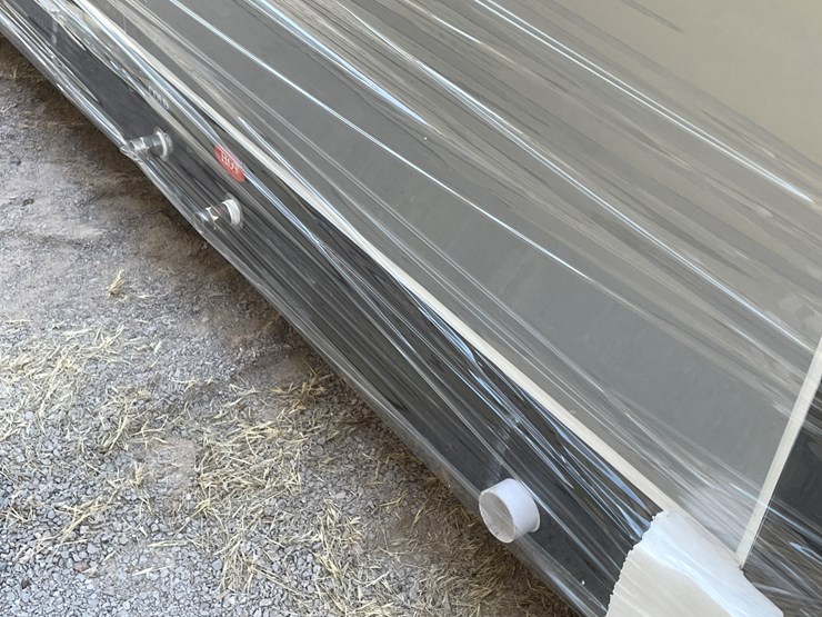 #3800-•-portable-restroom-image-10