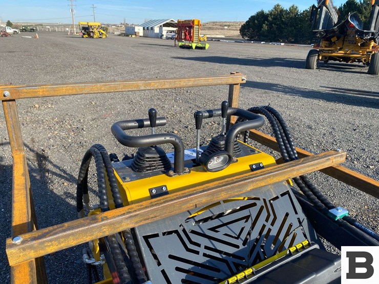 2025-sdlanch-sdll60-mini-skid-steer-loader-image-11