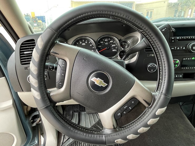 2011-chevrolet-silverado-2500hd-lt-image-63