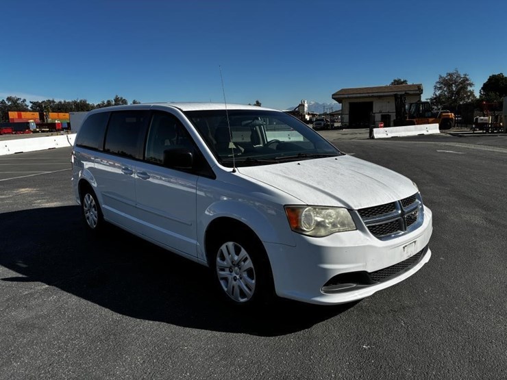 2015-dodge-caravan-image-2