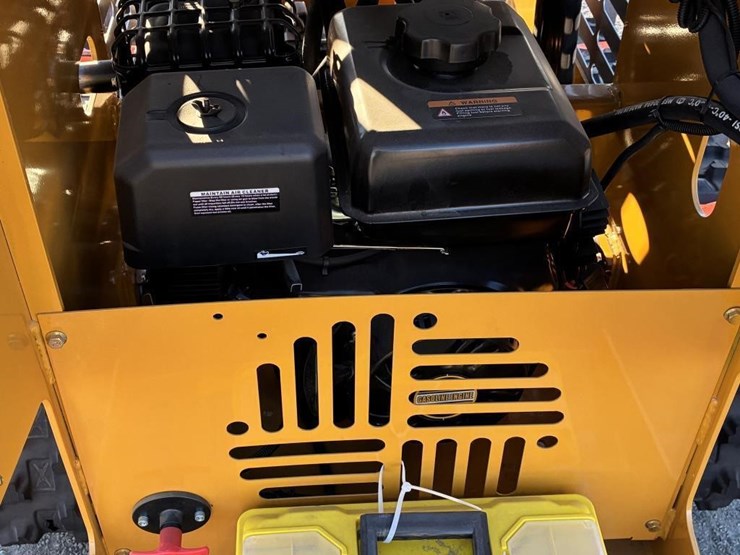 2025-aboss-gh350-skid-steertrack-loader-image-9