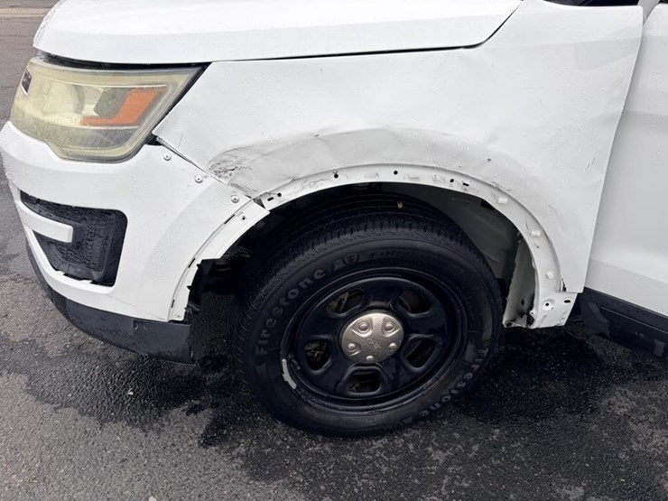 2017-ford-explorer-image-7