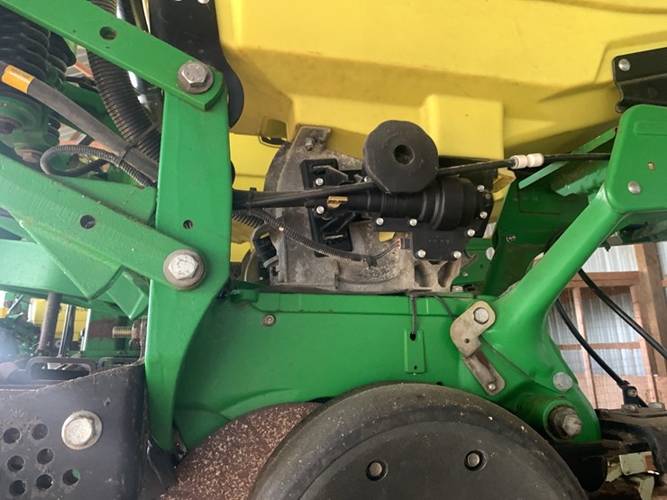 john-deere-1725-image-13