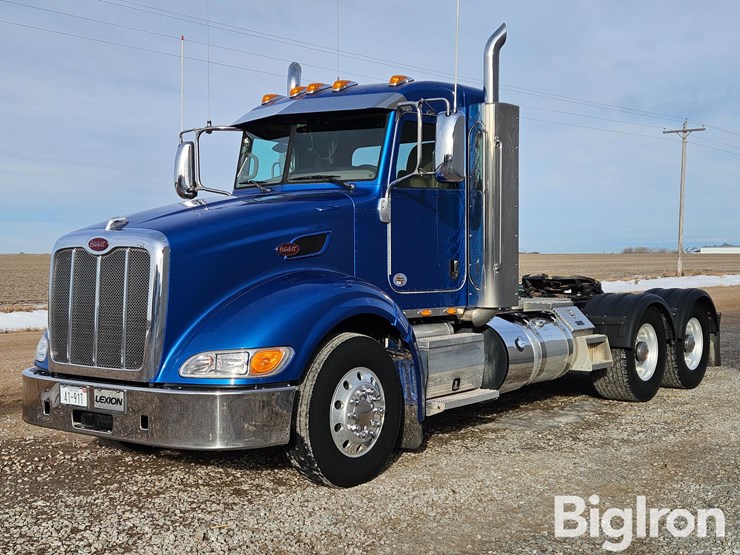 2013-peterbilt-386-image-1
