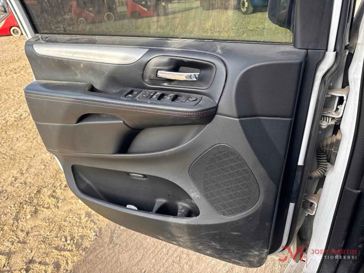 2019-dodge-grand-caravan-image-27